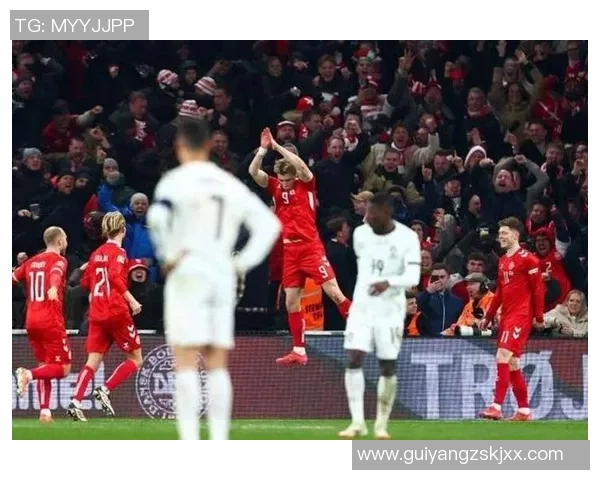 德甲激战曼联险胜里昂红牌争议引发全场热议与战术分析