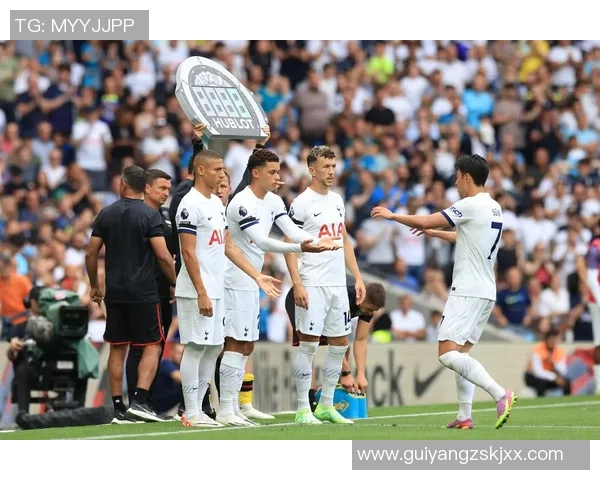 尤文图斯逆转热刺的绝杀时刻引发全场狂欢赛后深度解析