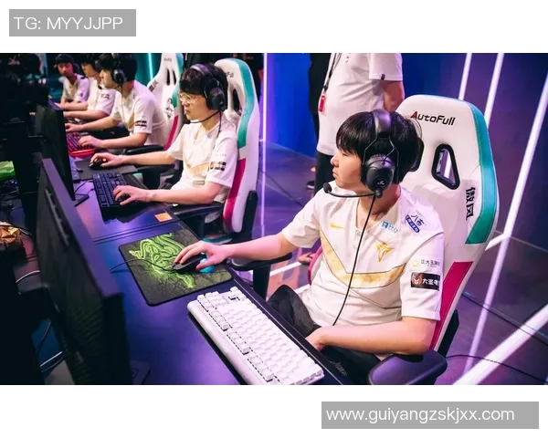 赛后分析：V5与FPX的战术灵活性与应变能力探讨