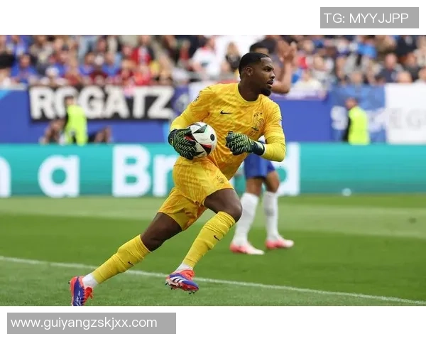 足总杯激战切尔西与AC米兰2-2平神扑时刻引发全场热议