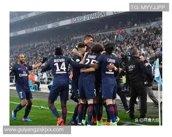 足总杯惊天对决曼城与利物浦战成平局引发历史冷门回顾